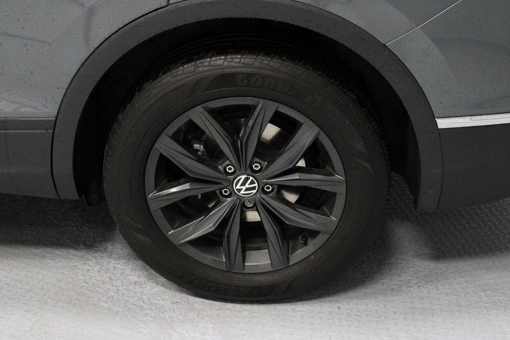 Used 2024 Volkswagen Tiguan SE FWD image 19