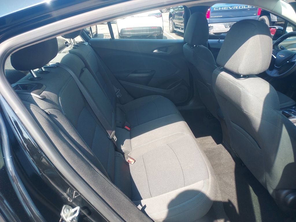 Used 2016 Chevrolet Cruze LT w/ Convenience Package FWD image 28