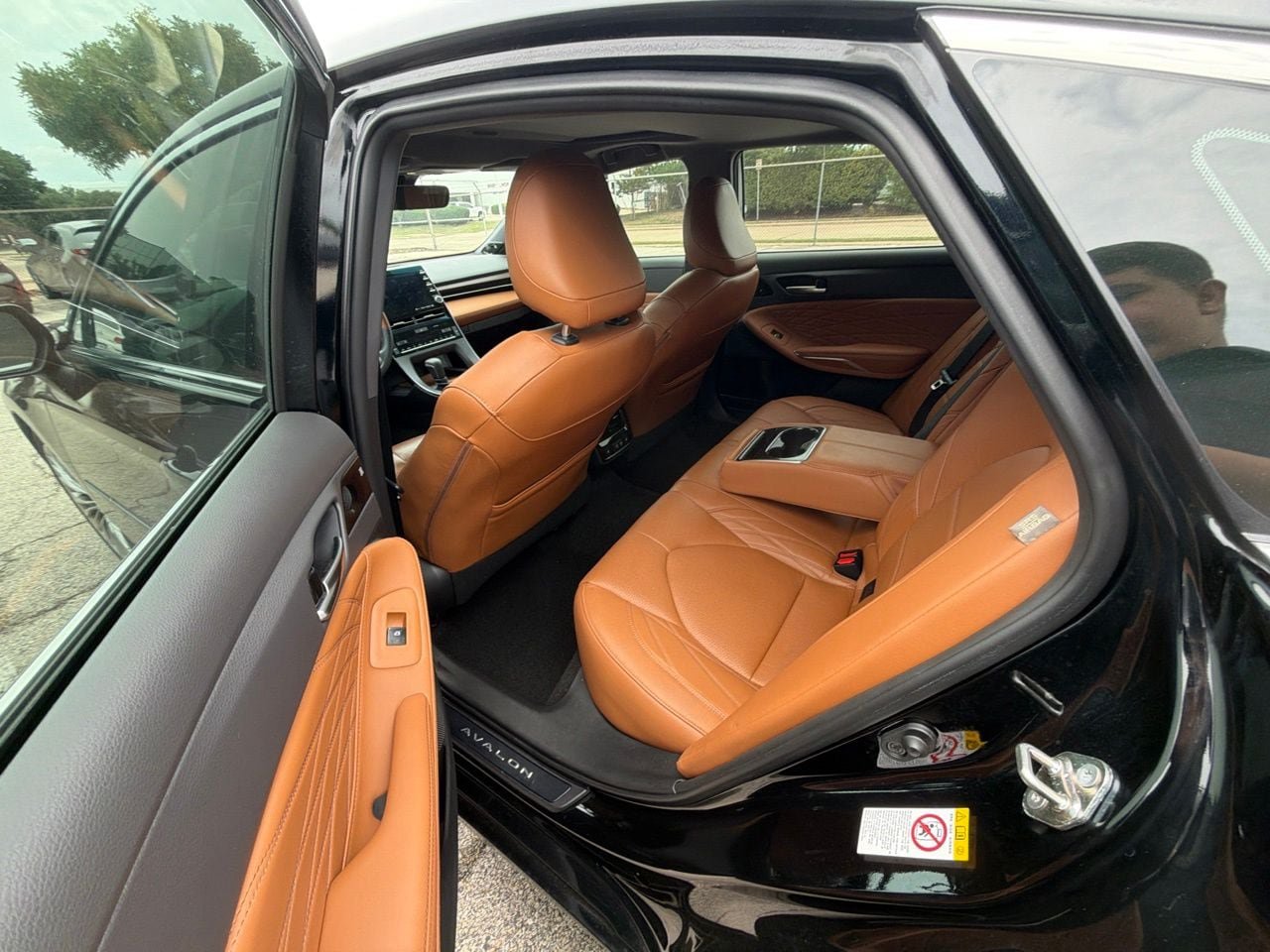 Used 2019 Toyota Avalon Limited FWD image 8