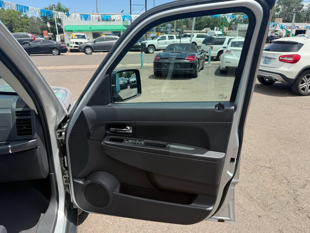 Used 2011 Jeep Liberty Sport w/ Popular Equipment Group AWD/4WD image 10