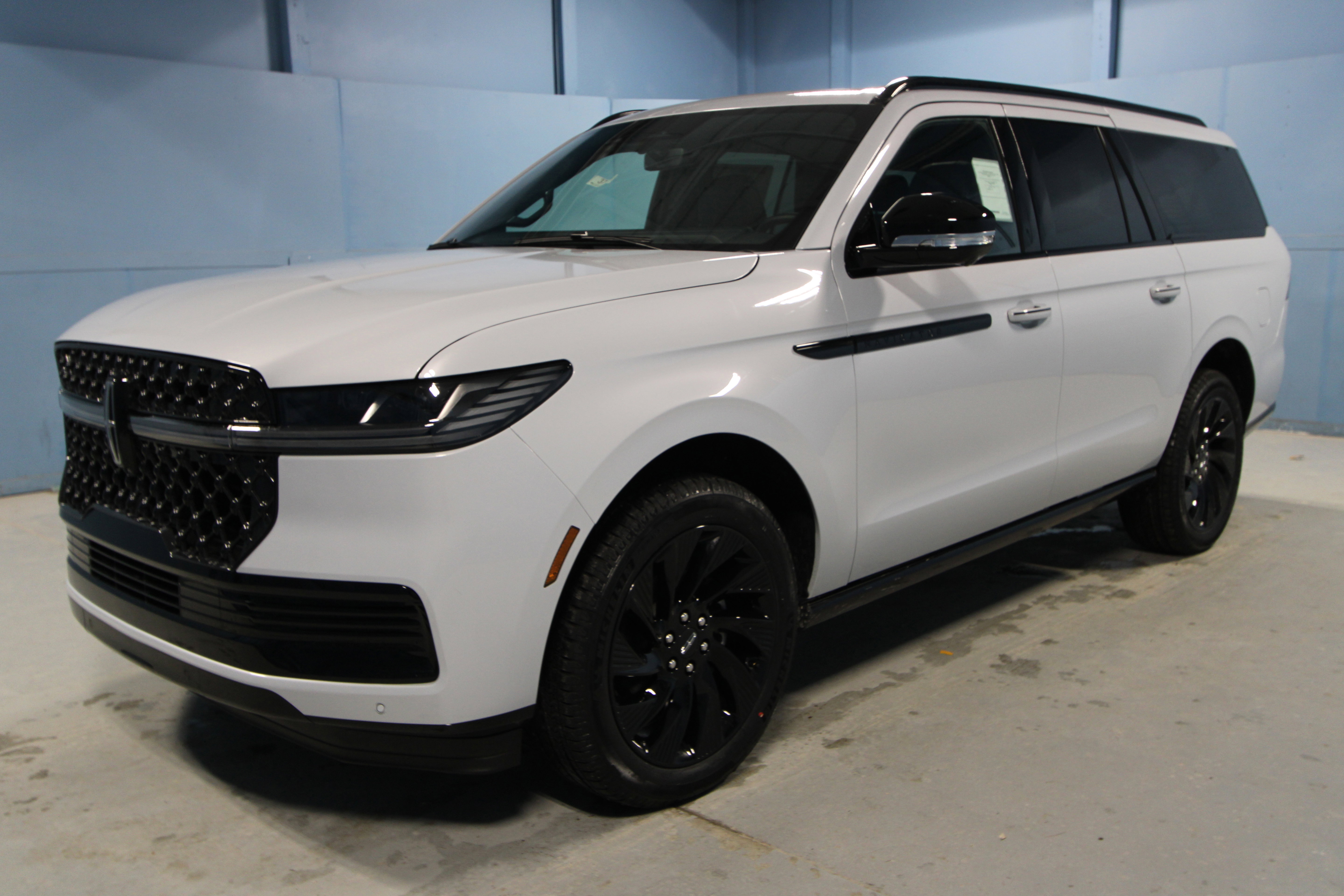 New 2026 Lincoln Navigator L Reserve w/ Jet Appearance Package image 26