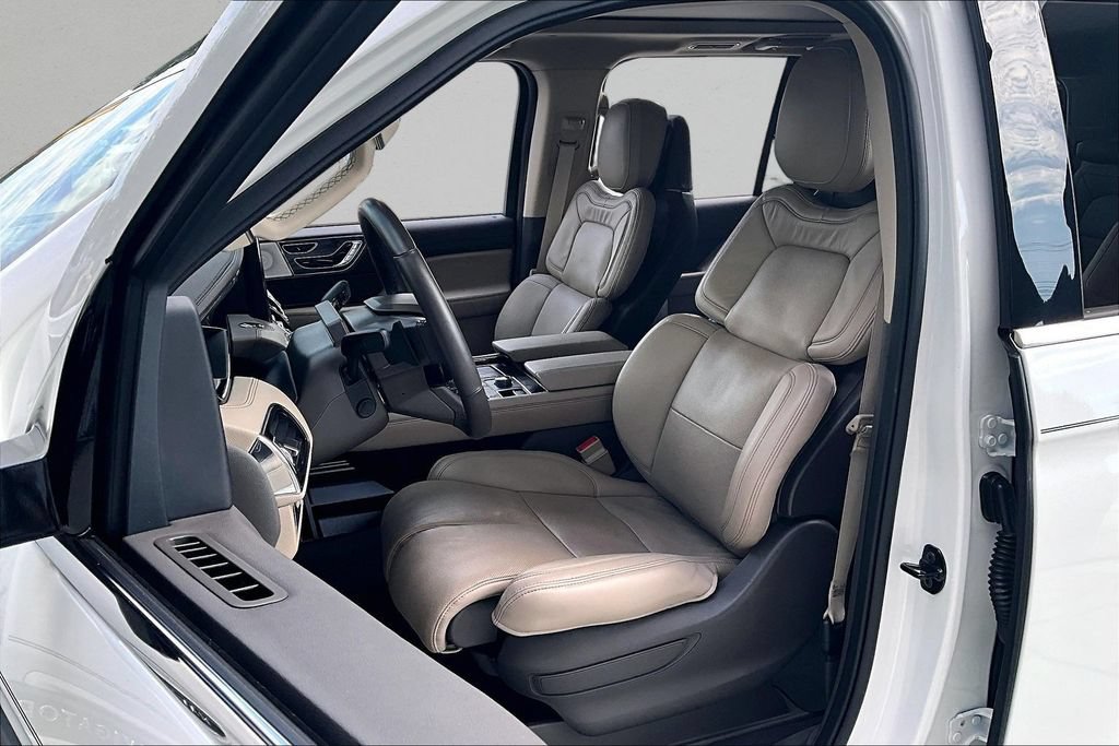 Used 2024 Lincoln Navigator Reserve AWD/4WD image 21