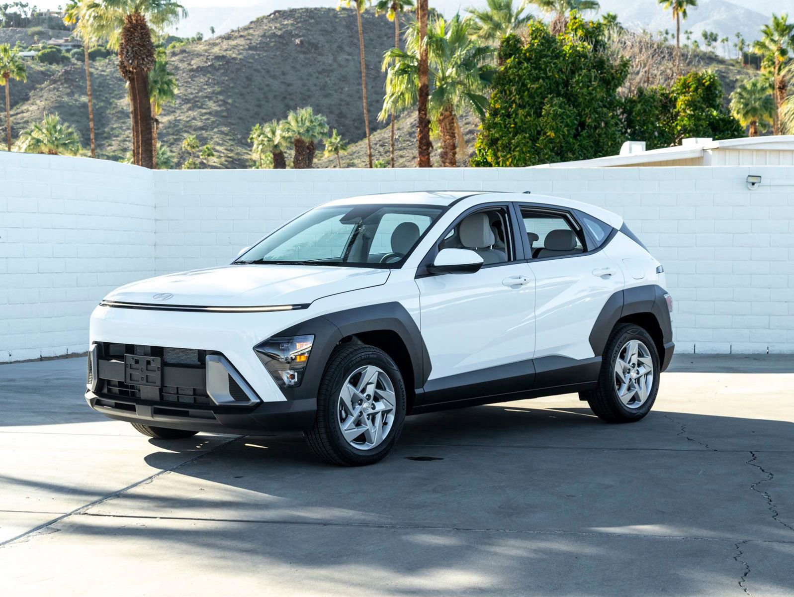New 2025 Hyundai Kona SE