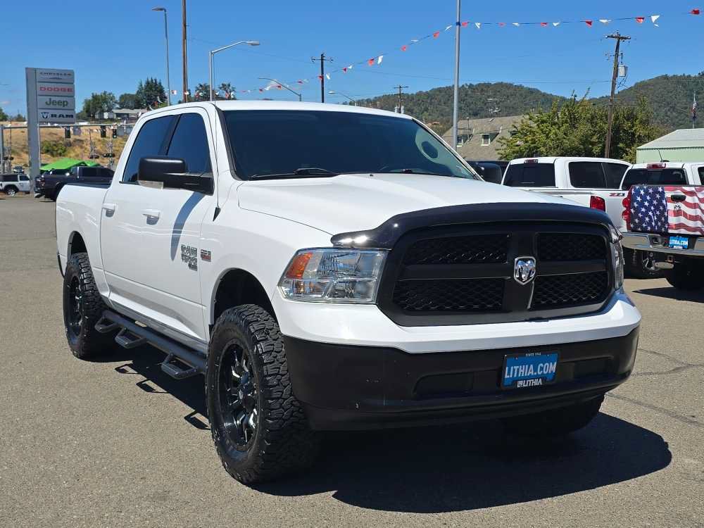 Used 2019 RAM 1500 Classic SLT w/ Luxury Group AWD/4WD image 7