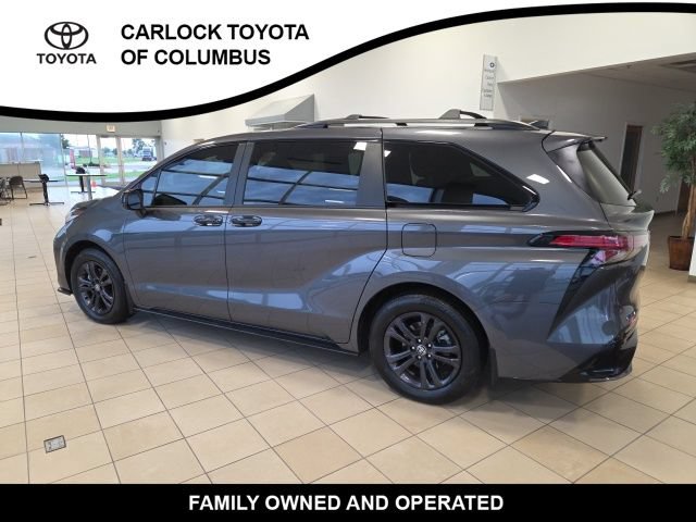 Used 2025 Toyota Sienna XSE w/ XSE Plus Package AWD/4WD image 9