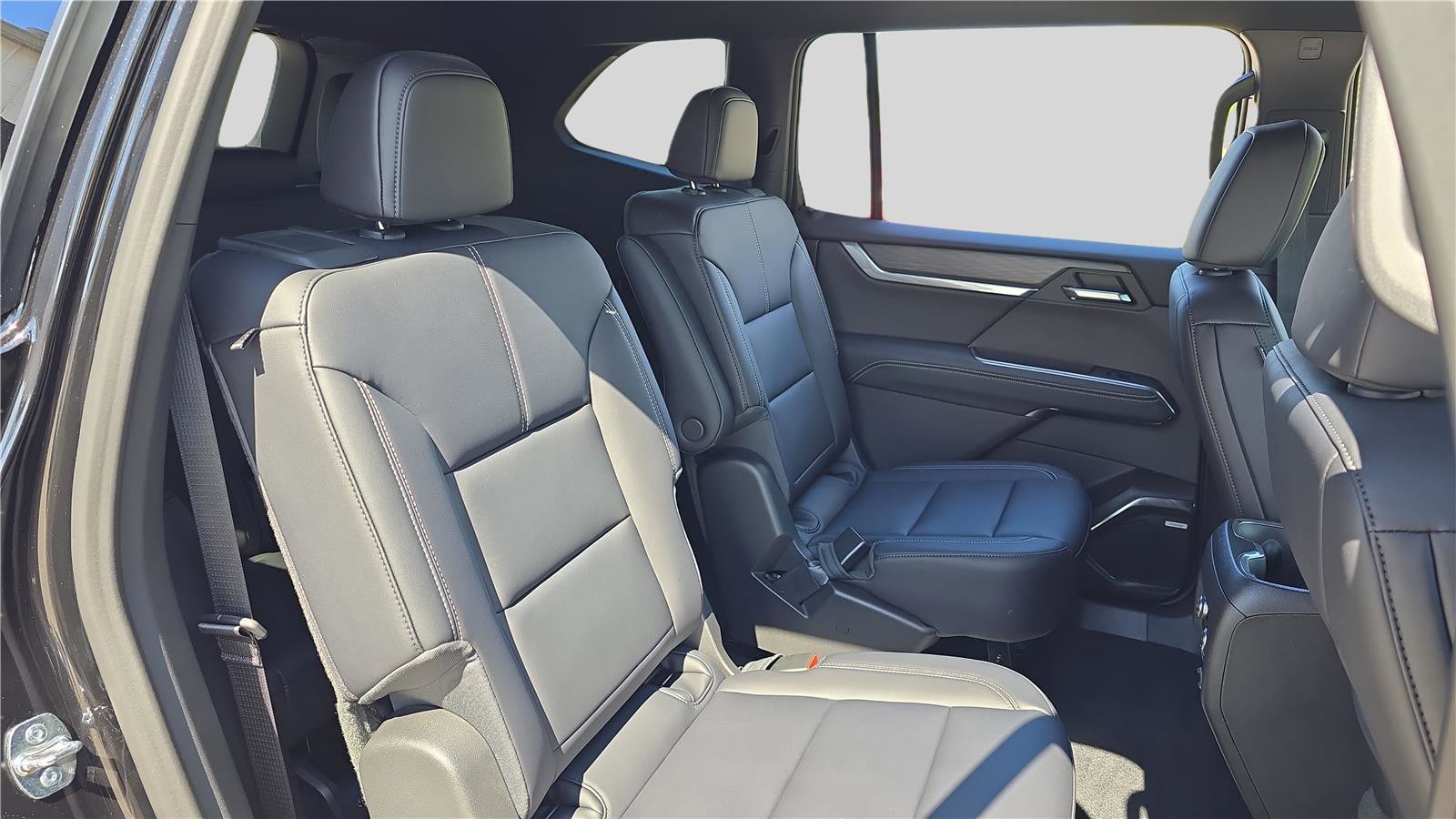 Used 2026 GMC Acadia Elevation w/ Elevation Premium Package FWD image 14