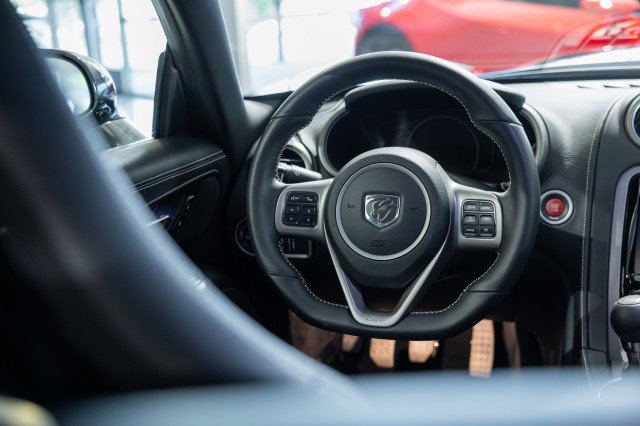 Used 2013 SRT Viper GTS w/ GTS Laguna Interior Pkg image 38
