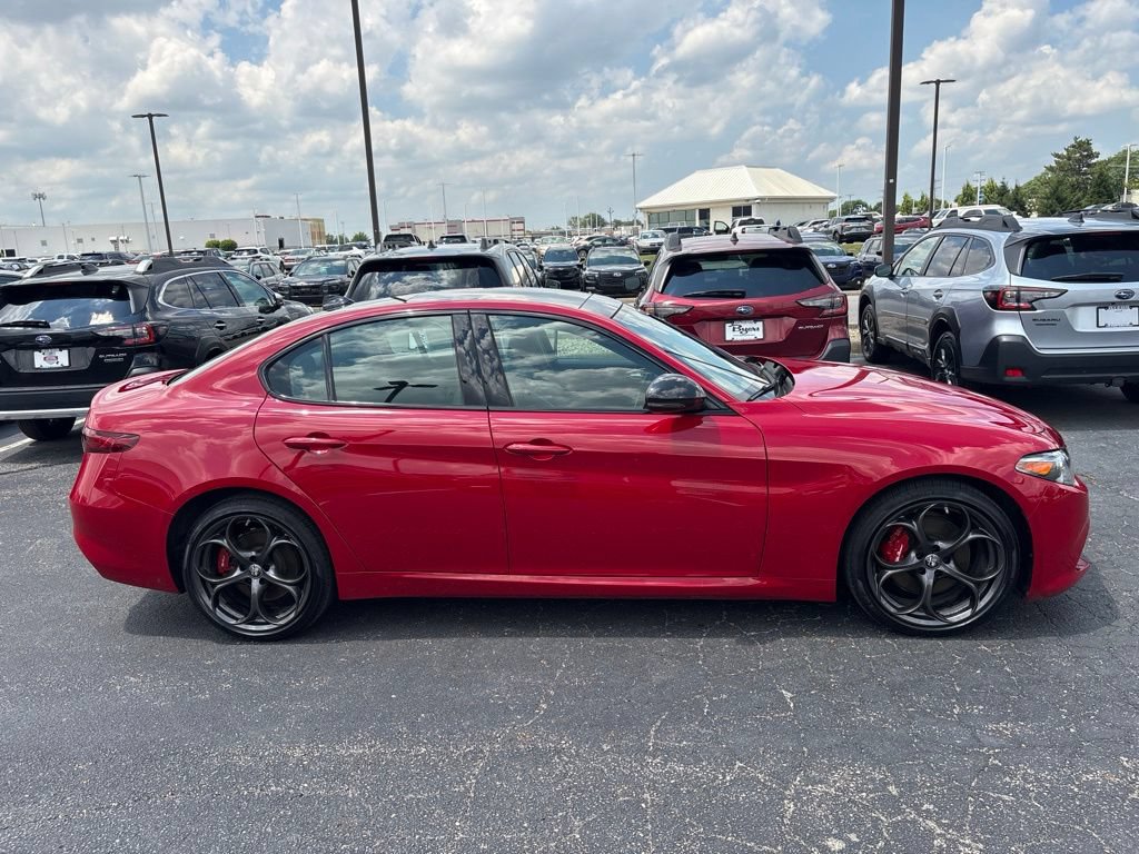 Used 2019 Alfa Romeo Giulia Ti Sport w/ Quick Order Package 22S Sport AWD/4WD image 2