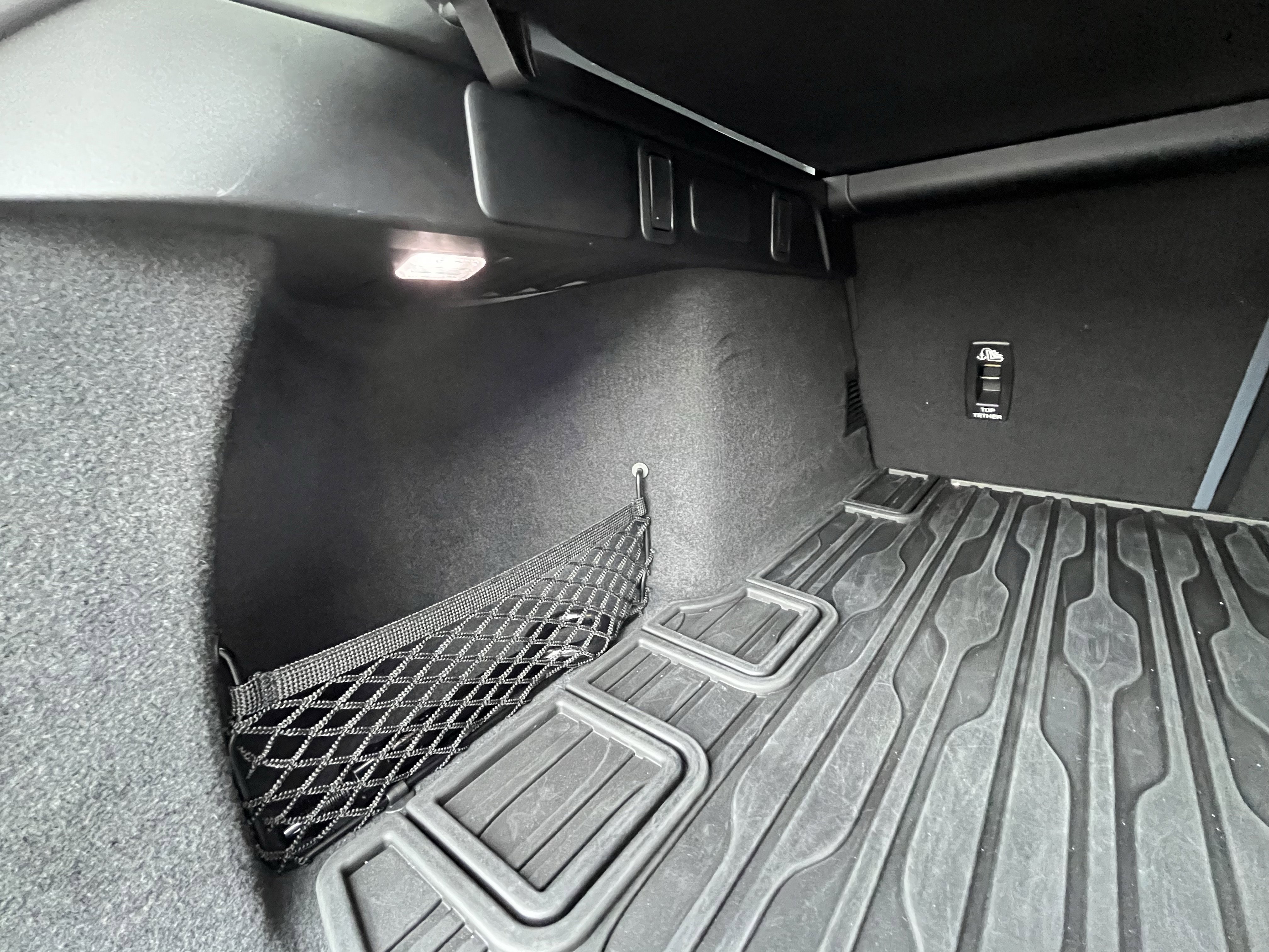 Certified 2023 Land Rover Range Rover Velar R-Dynamic S image 31