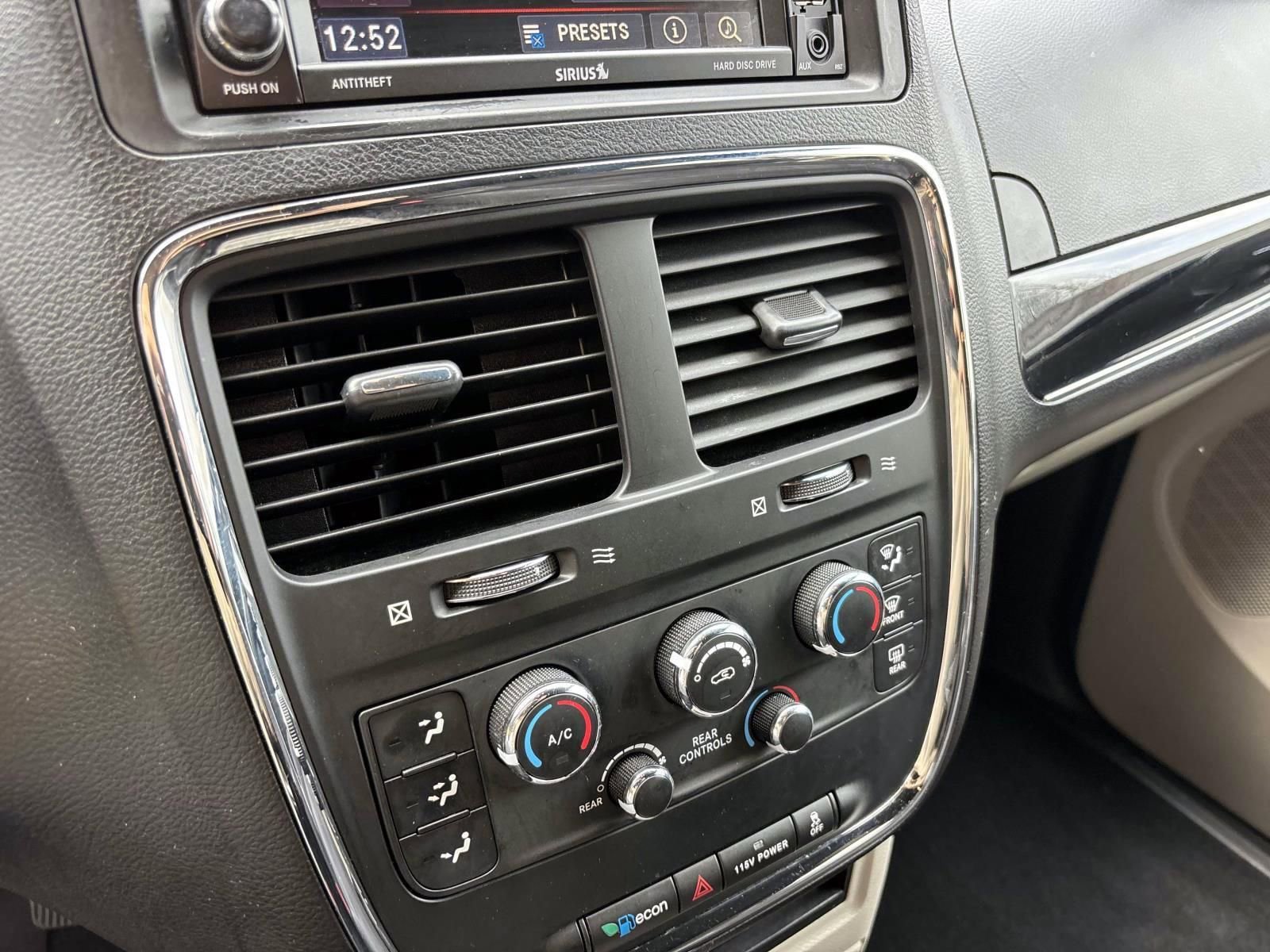 Used 2014 Dodge Grand Caravan SE FWD image 20