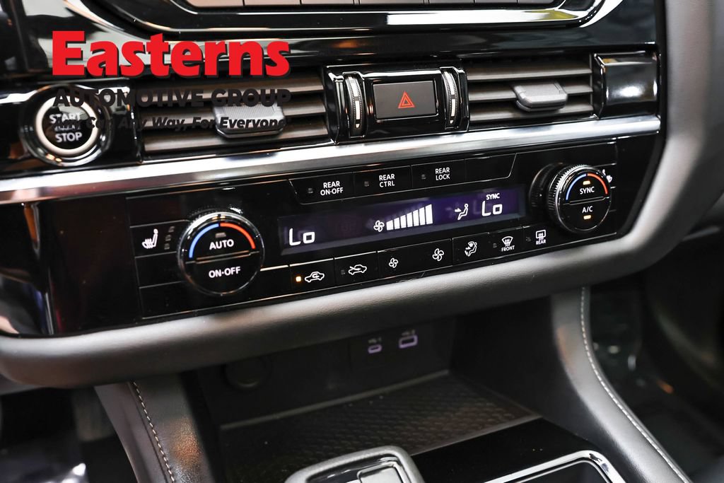 Used 2023 Nissan Pathfinder SV w/ SV Premium Package AWD/4WD image 20
