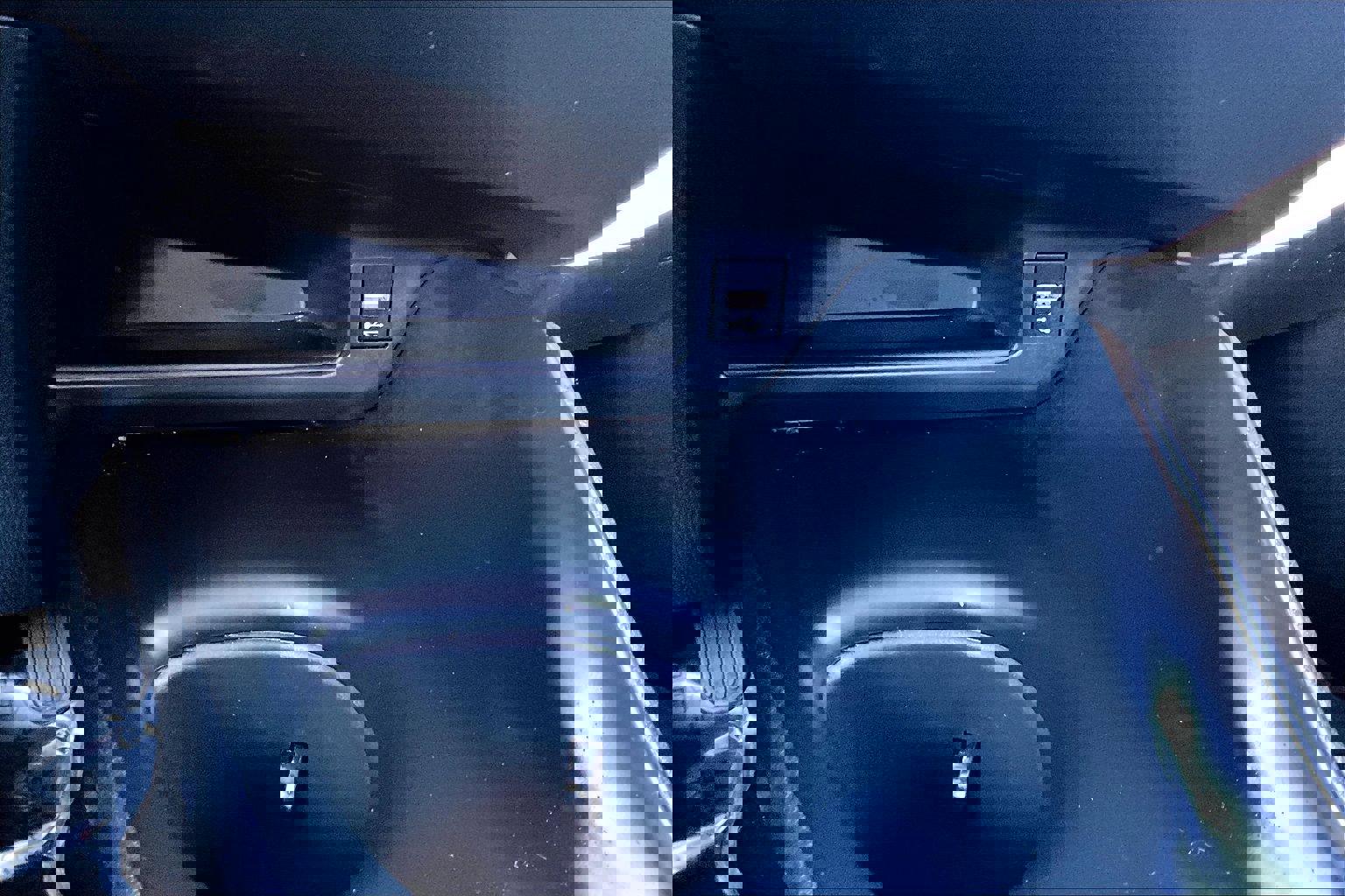 Used 2021 Toyota C-HR LE FWD image 29