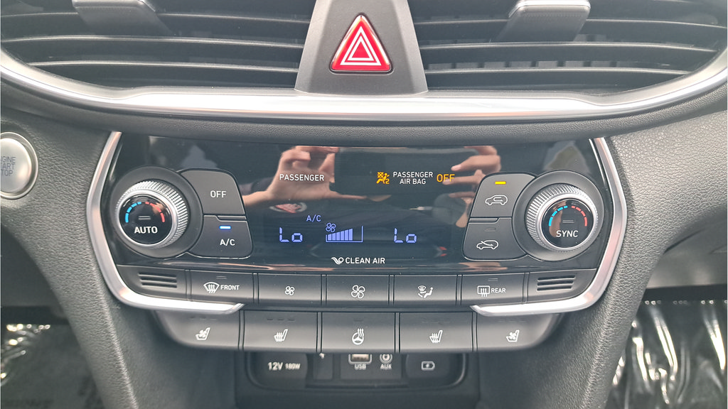 Used 2020 Hyundai Santa Fe Limited AWD/4WD image 21