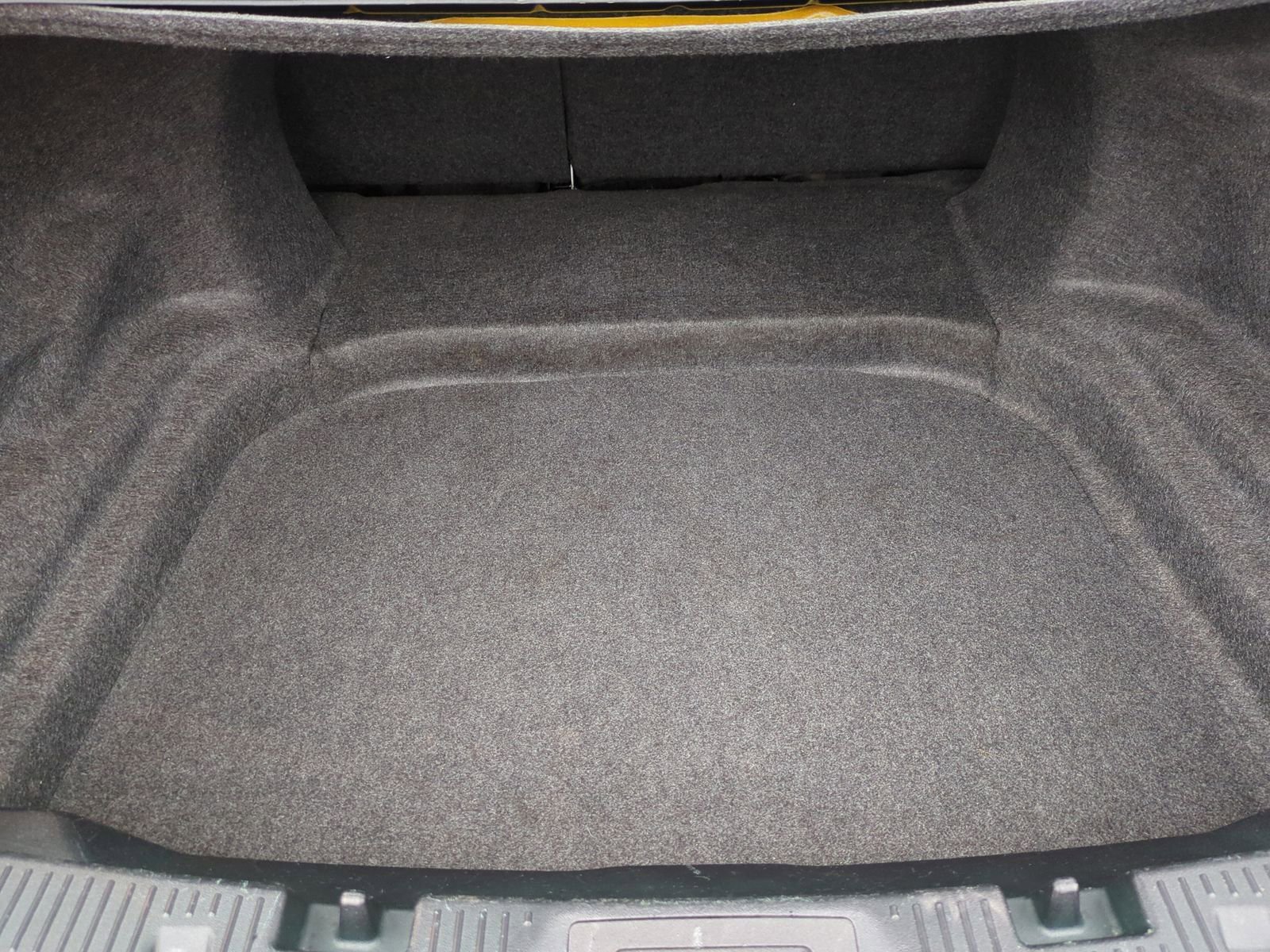 Used 2018 Ford Taurus SEL image 34