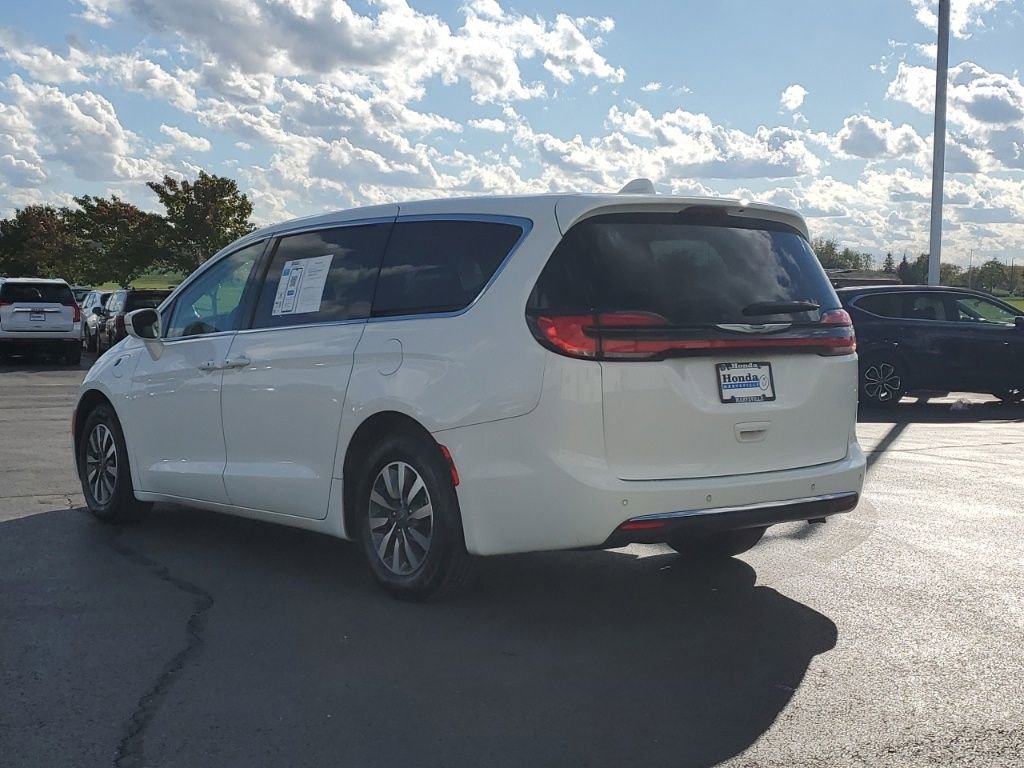 Used 2022 Chrysler Pacifica Touring-L image 5