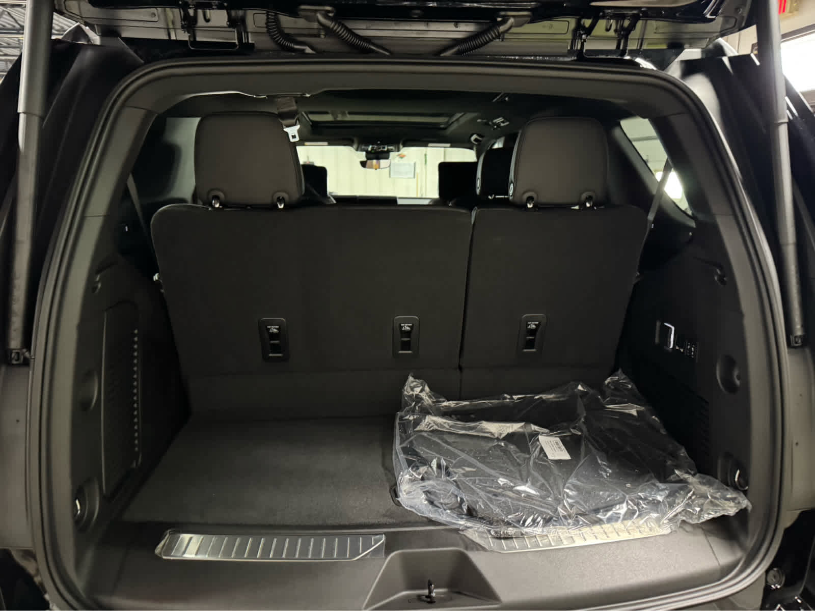 New 2026 GMC Yukon Denali w/ Denali Reserve Package AWD/4WD image 14