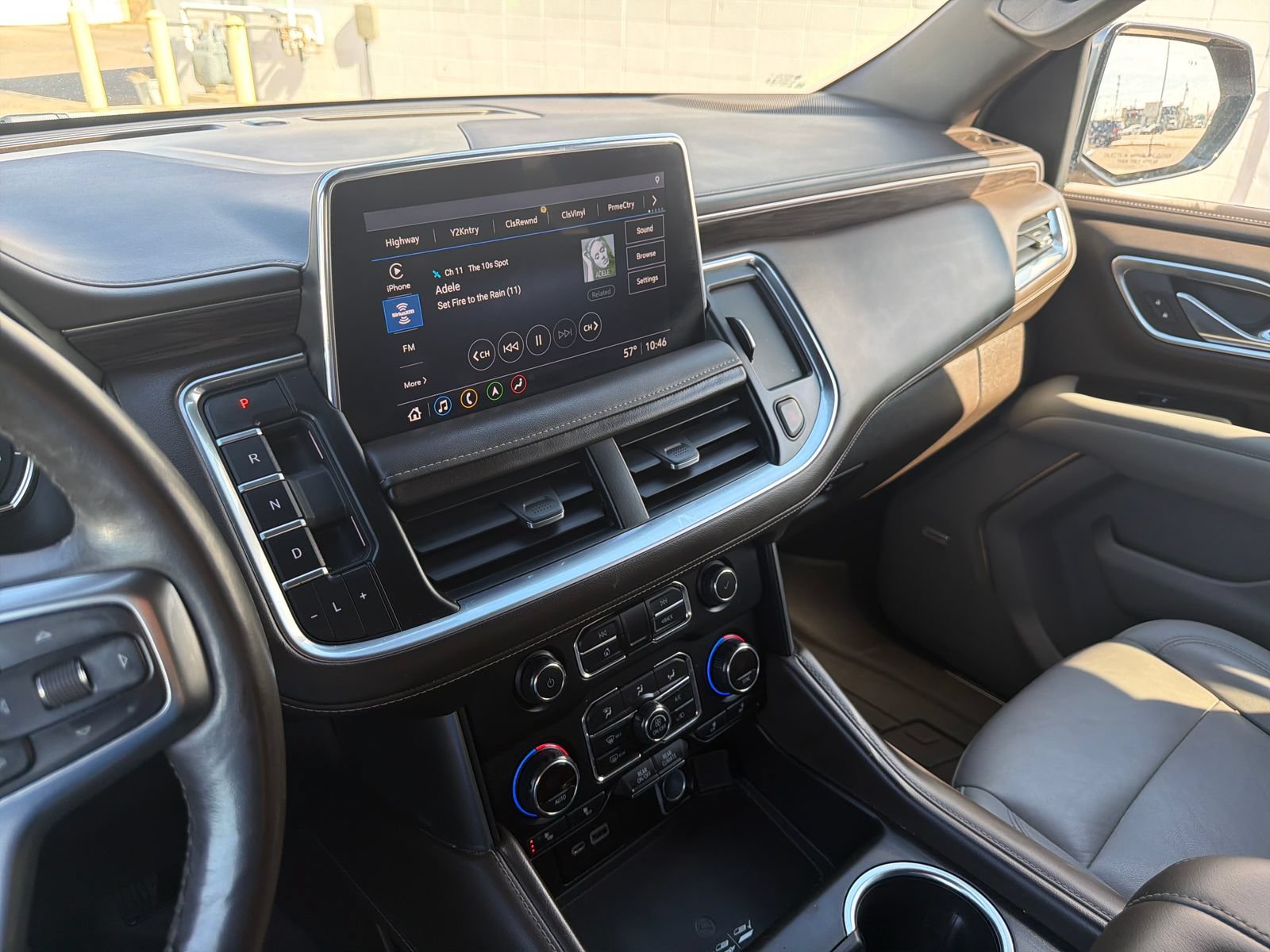 Used 2021 Chevrolet Tahoe LT w/ Luxury Package AWD/4WD image 19