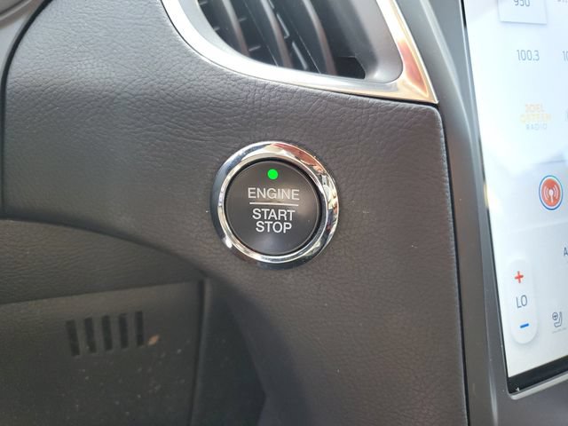 Used 2023 Ford Edge Titanium AWD/4WD image 15