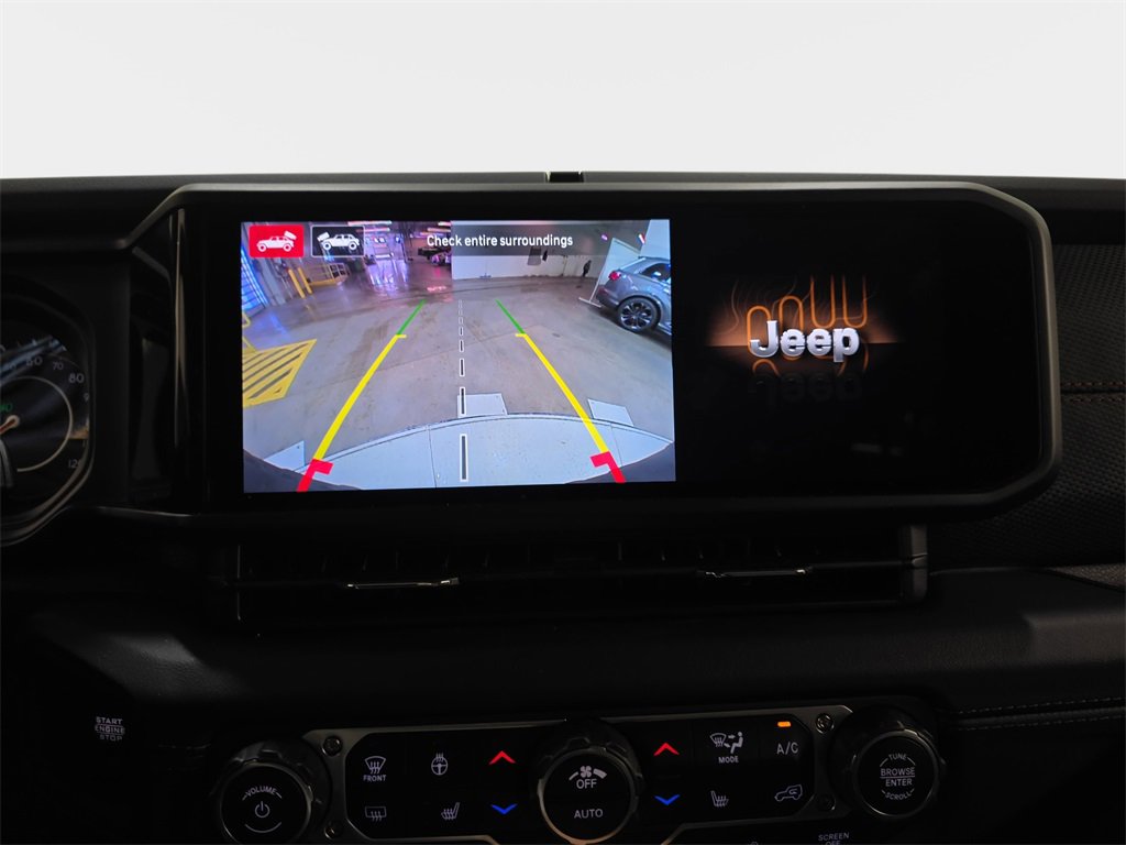 Used 2025 Jeep Wrangler Unlimited Rubicon image 24