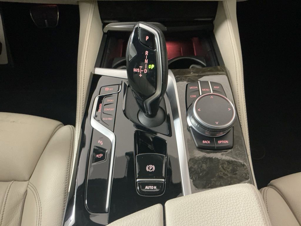 Used 2021 BMW M550i xDrive w/ Dynamic Handling Package image 14