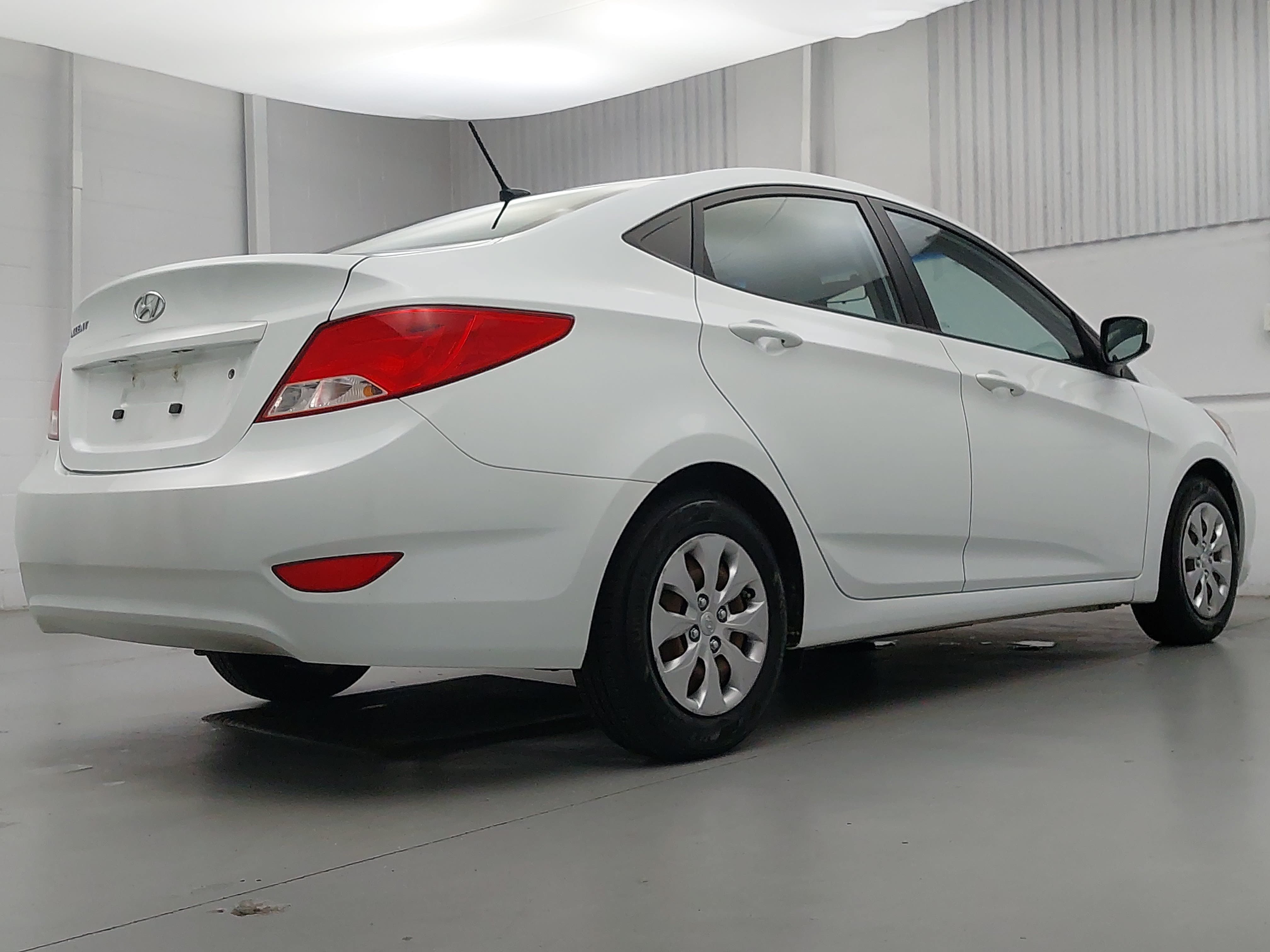 Used 2016 Hyundai Accent SE FWD image 7
