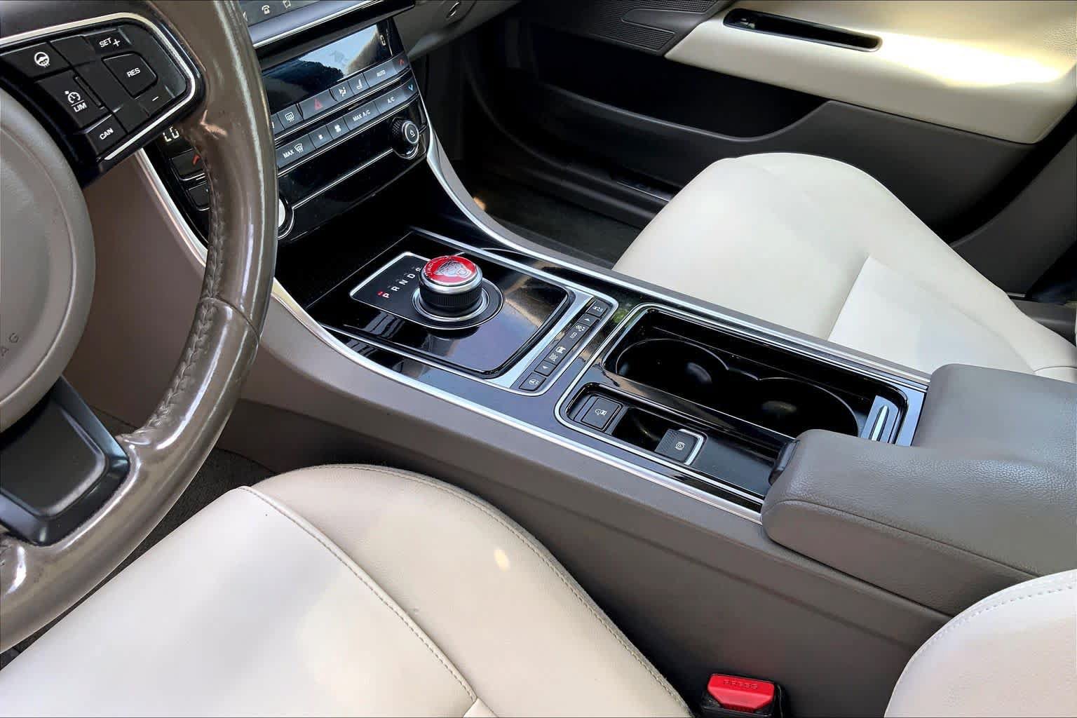 Used 2019 Jaguar XE Premium AWD/4WD image 15