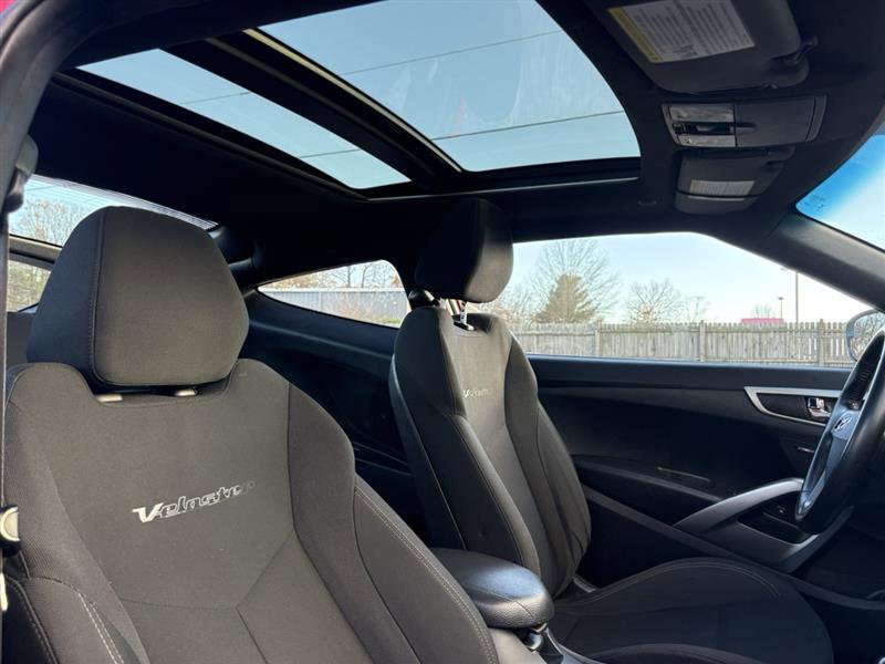 Used 2017 Hyundai Veloster Value Edition image 18