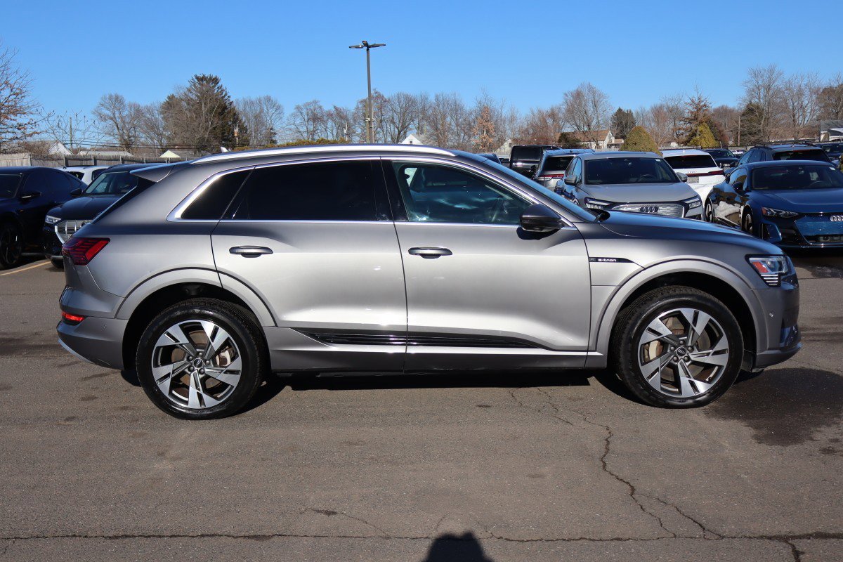 Used 2021 Audi e-tron Premium Plus w/ Premium Plus Package AWD/4WD image 4