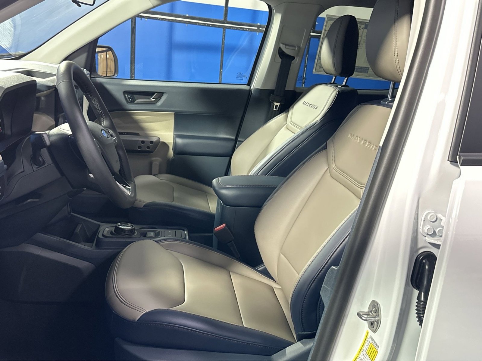 New 2025 Ford Maverick Lariat w/ 4K Tow Package image 13