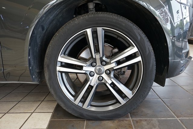 Used 2019 Volvo XC60 T5 Momentum w/ Multimedia Package image 59