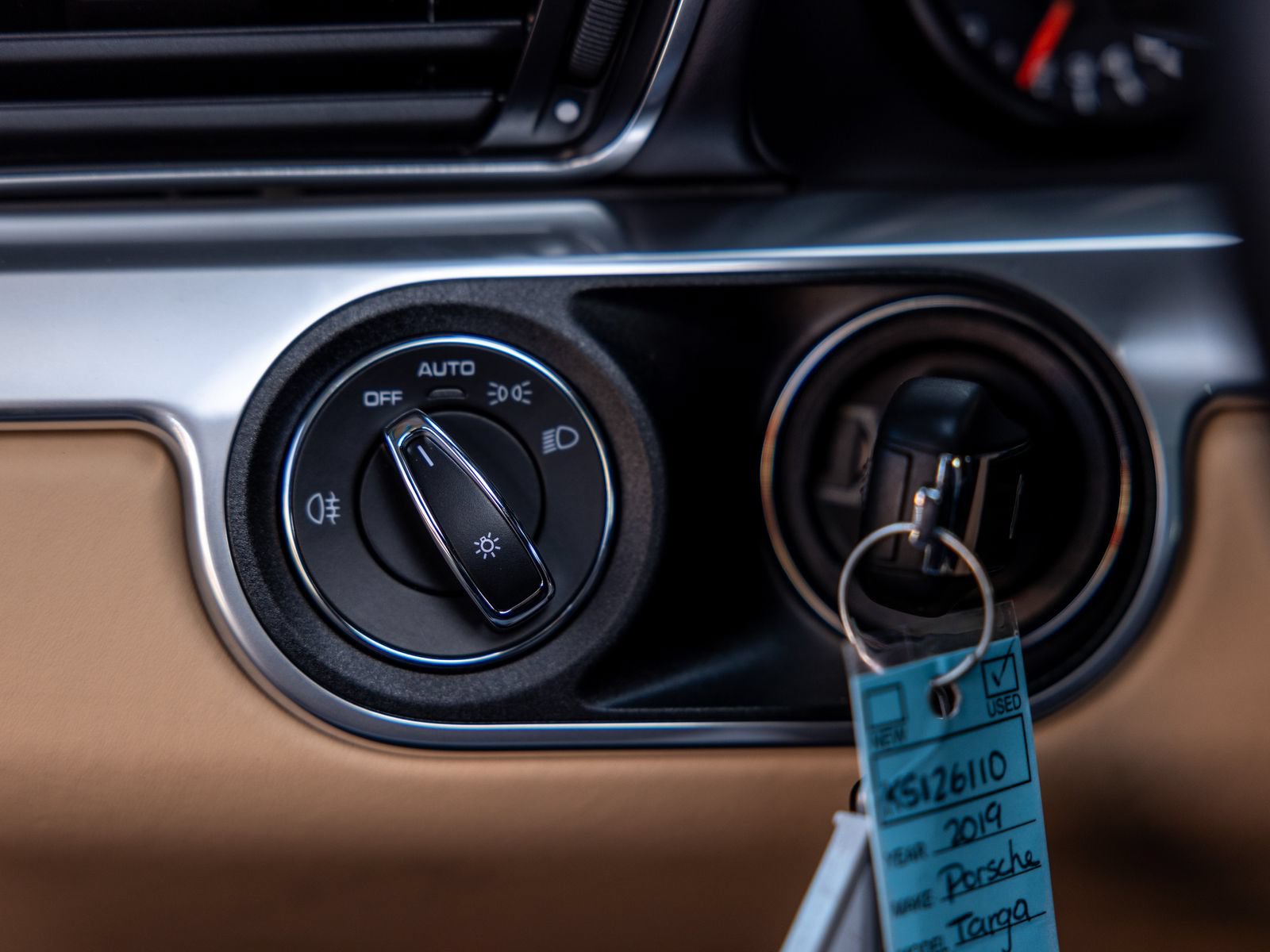 Certified 2019 Porsche 911 Targa 4S AWD/4WD image 40