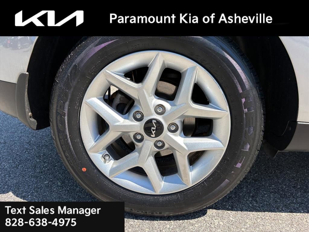 Used 2023 Kia Soul LX w/ LX Technology Package FWD image 30