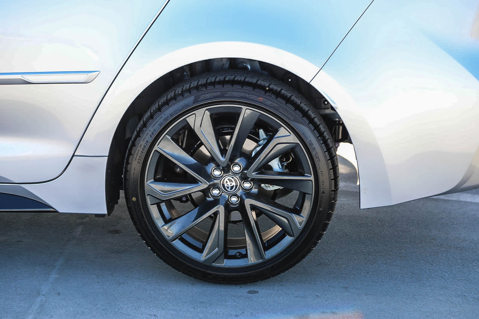 Used 2026 Toyota Corolla SE w/ SE Package FWD image 11