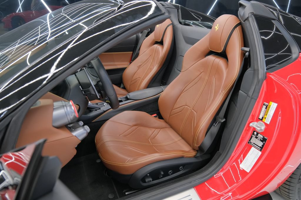 Used 2021 Ferrari 812 GTS RWD image 11