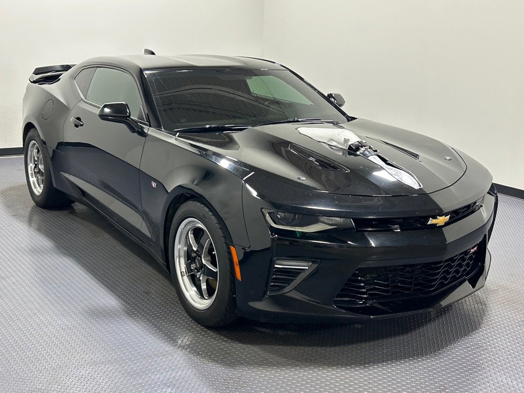 Used 2017 Chevrolet Camaro SS image 4