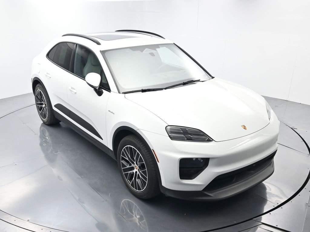 Certified 2025 Porsche Macan Electric image 43