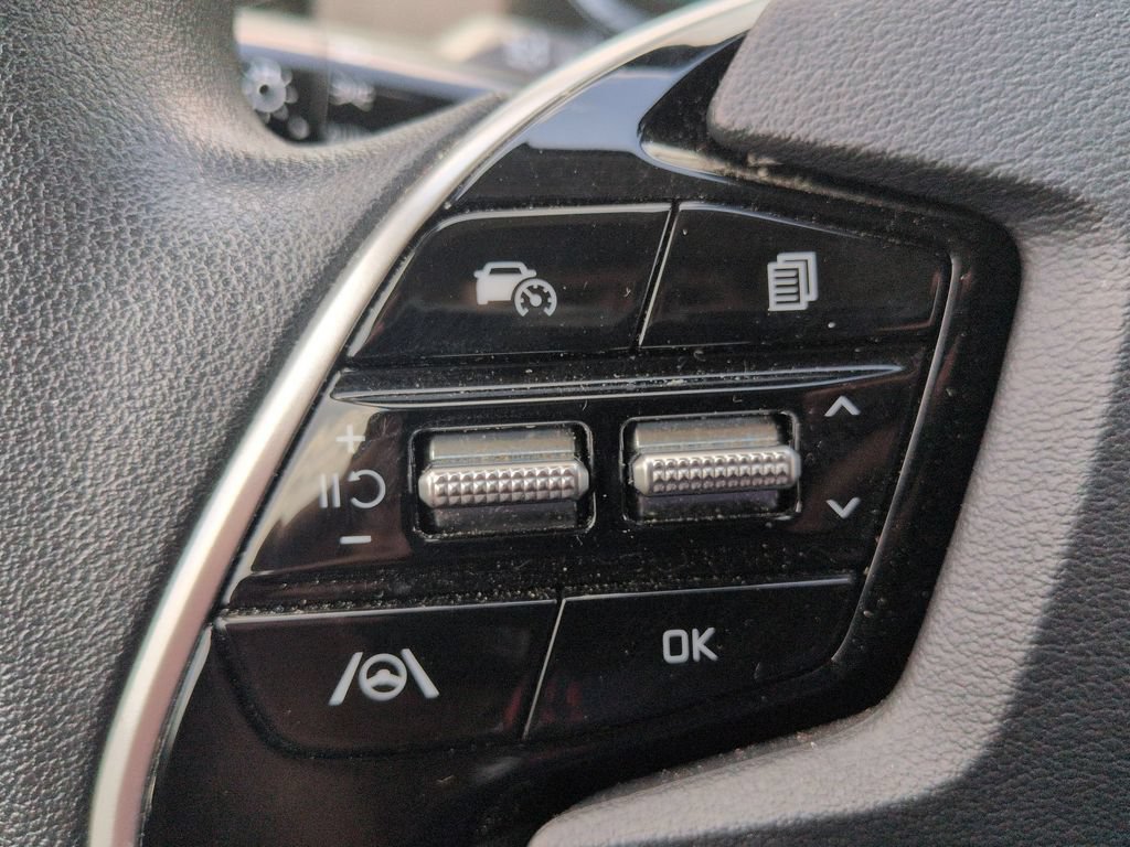 Used 2025 Kia Niro LX FWD image 20