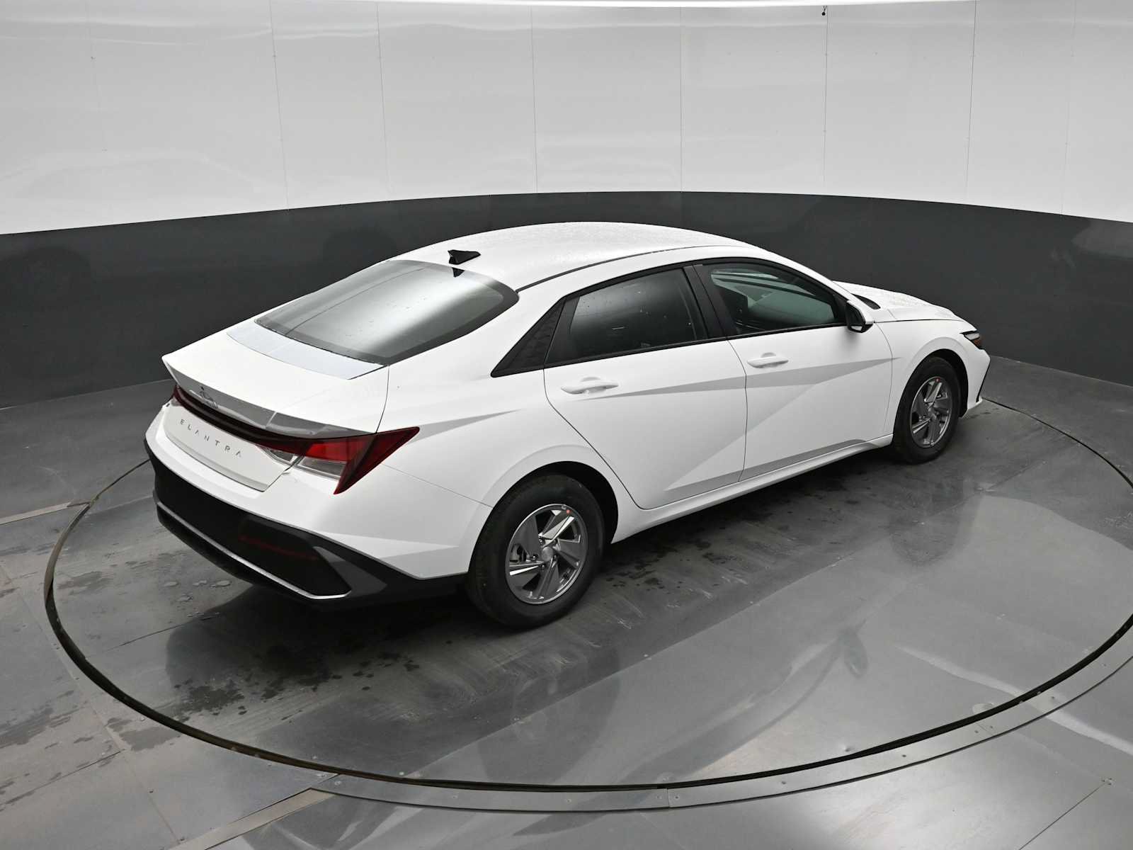 New 2026 Hyundai Elantra SE FWD image 30