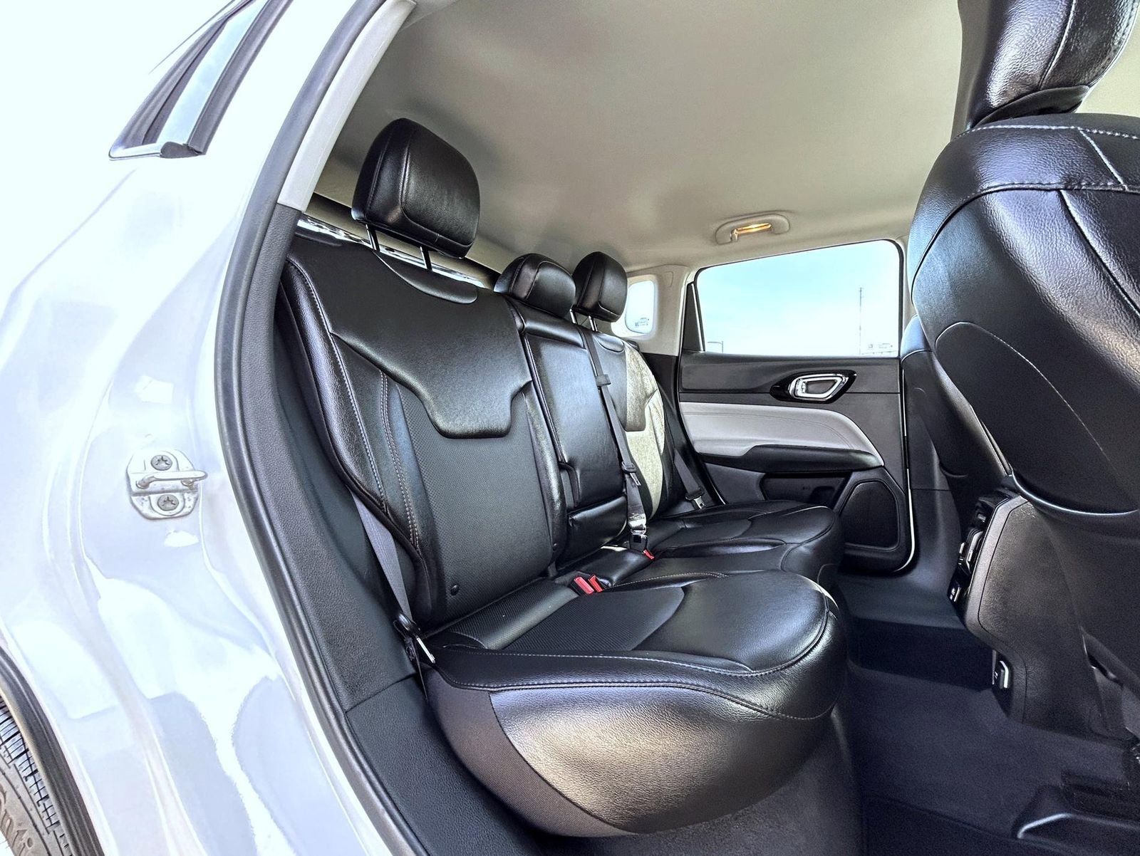 Used 2022 Jeep Compass Limited AWD/4WD image 18