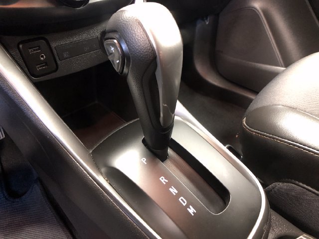 Used 2020 Chevrolet Trax LT w/ LT Convenience Package AWD/4WD image 18