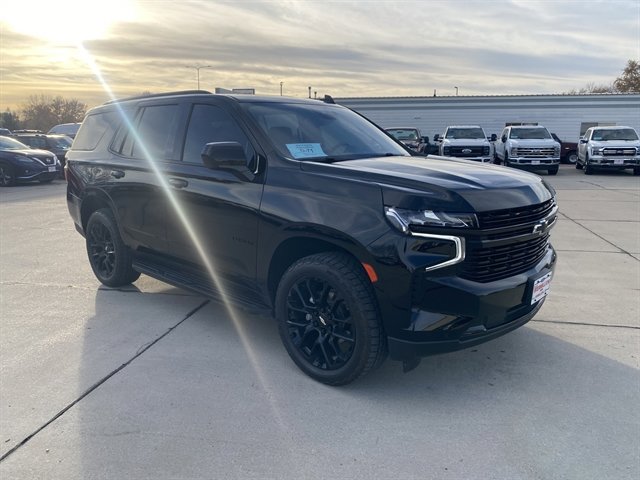 Used 2023 Chevrolet Tahoe RST image 3