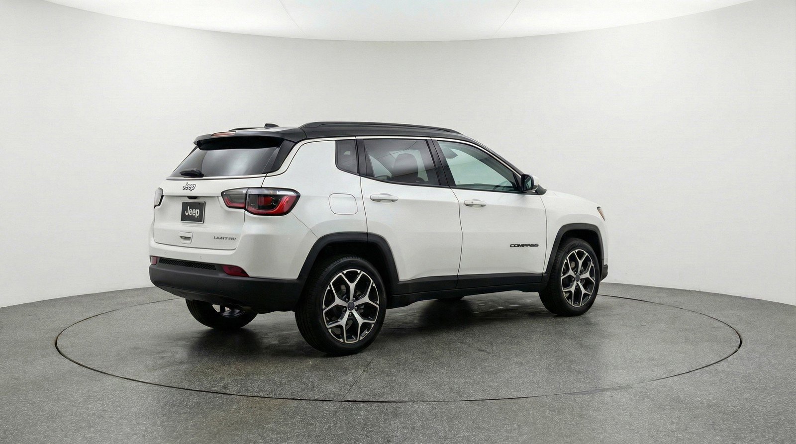 Used 2025 Jeep Compass Limited image 9