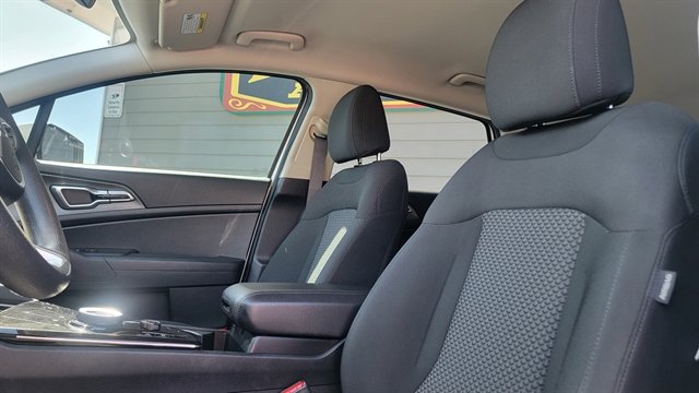 Used 2023 Kia Sportage LX AWD/4WD image 21