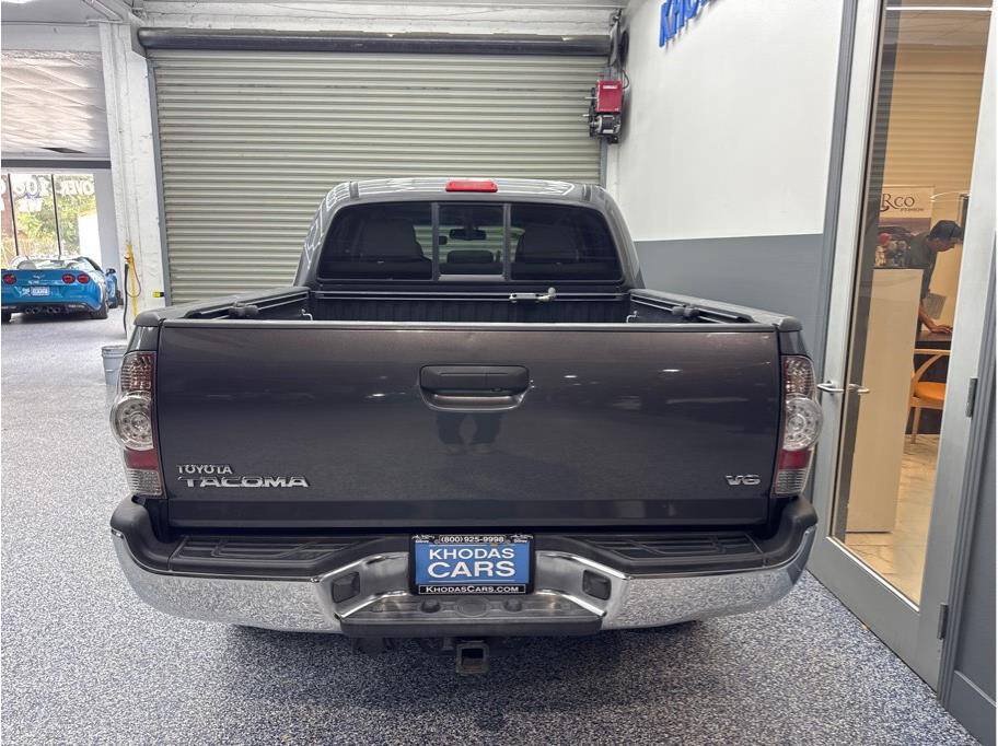 Used 2013 Toyota Tacoma 4x4 Double Cab w/ TRD Off-Road Pkg image 4