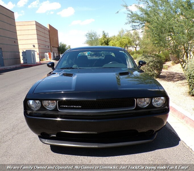 Used 2013 Dodge Challenger SXT RWD image 2