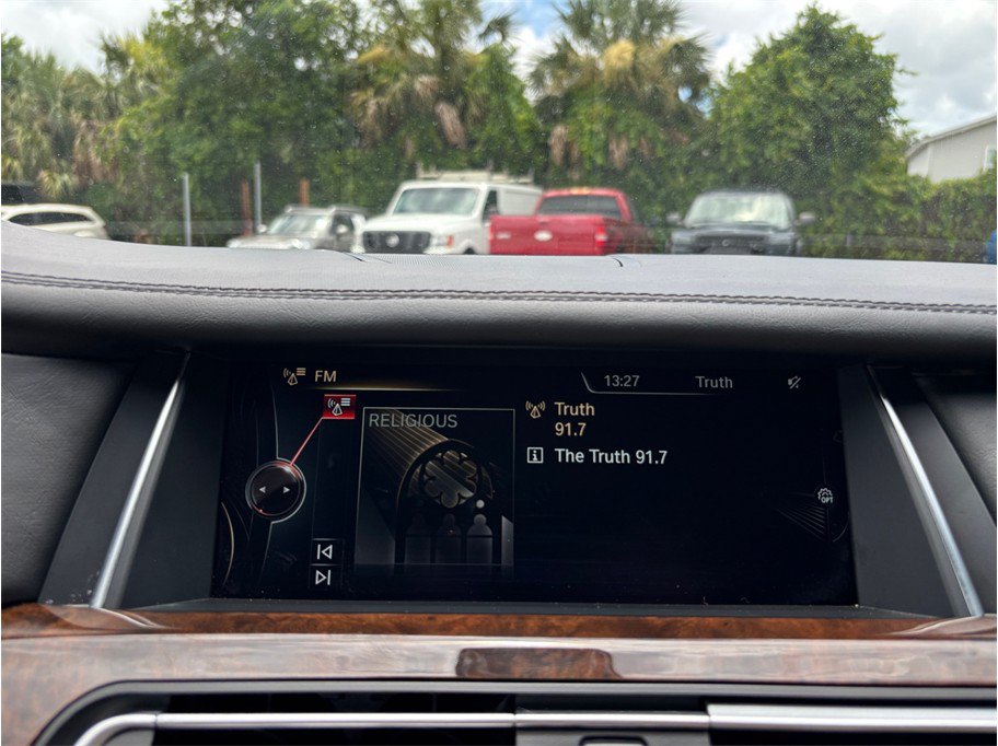 Used 2015 BMW 750Li RWD image 31