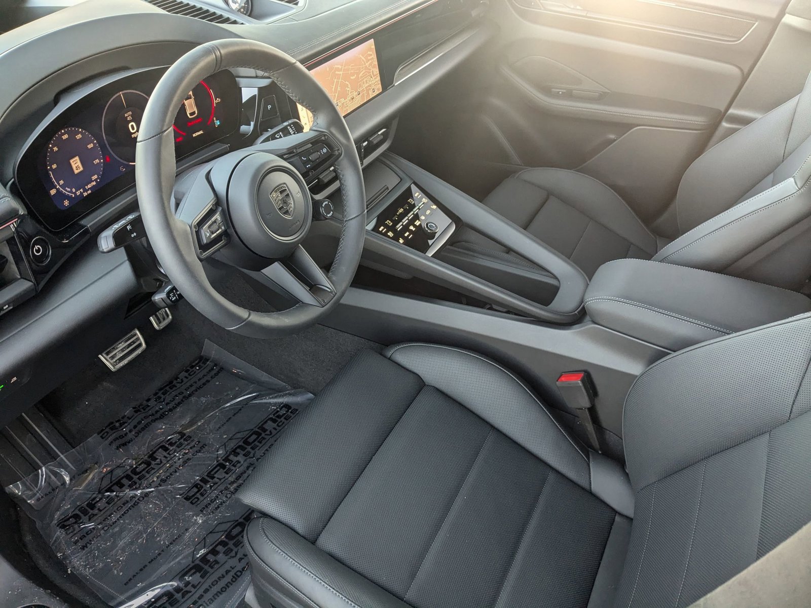 Used 2025 Porsche Macan Turbo Electric image 5