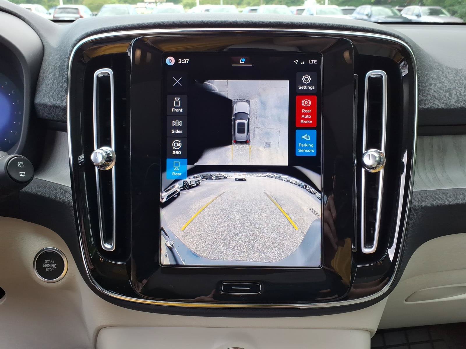New 2026 Volvo XC40 B5 Plus w/ Protection Package Premier AWD/4WD image 15