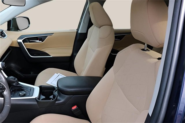 Used 2021 Toyota RAV4 XLE w/ Convenience Package image 13