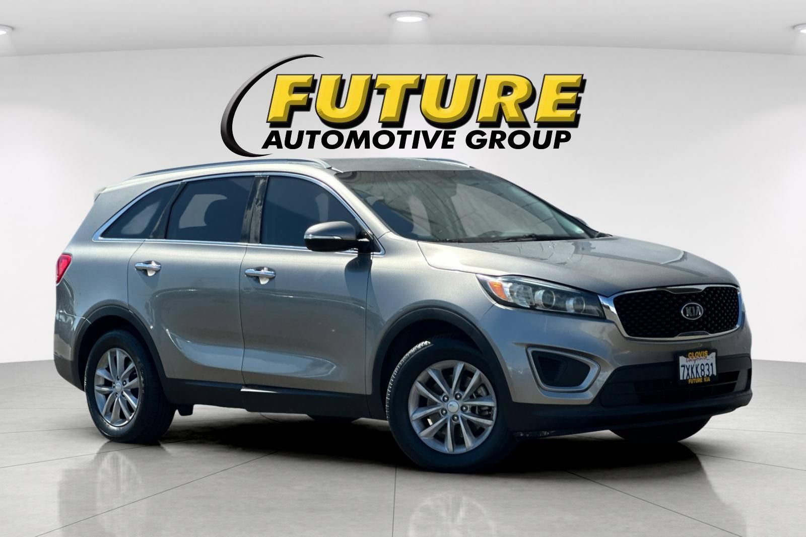 Used 2017 Kia Sorento FWD w/ LX Convenience Package image 2
